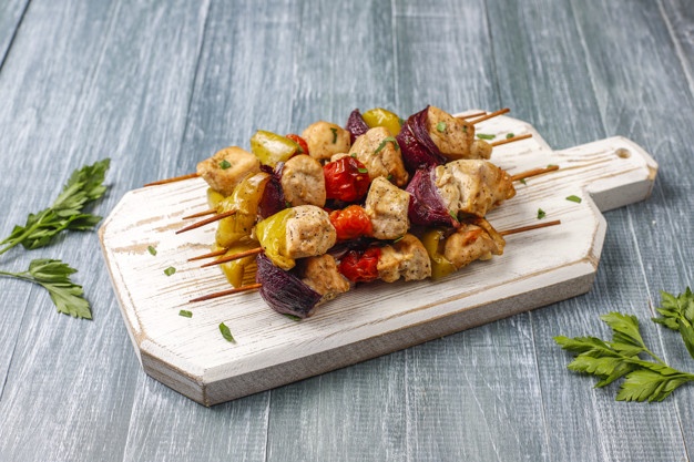 Brochettes Poulet accord met-vin barbecue